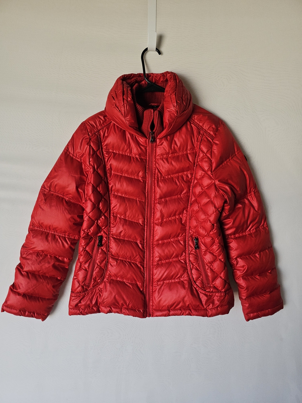 GUESS Red Down Feather Puffer Jacket Size L - Quilted Fitted Winter Coat